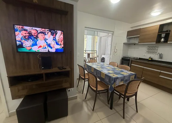 Lindo Ap - Centro- Piscina, Churrasqueira Gourmet, Maquina Lava E Seca E Wifi Roupas Cama Ubatuba